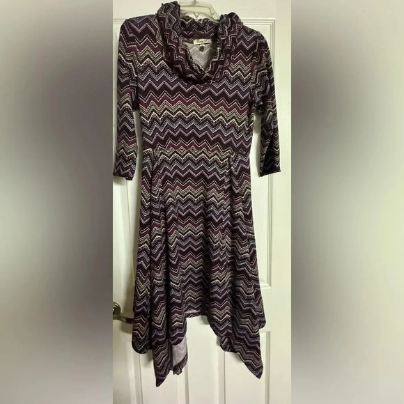Corey P women’s scoops neck Dress Size‎ medium 3/4 Fit Flare purple geometric - Picture 1 of 3